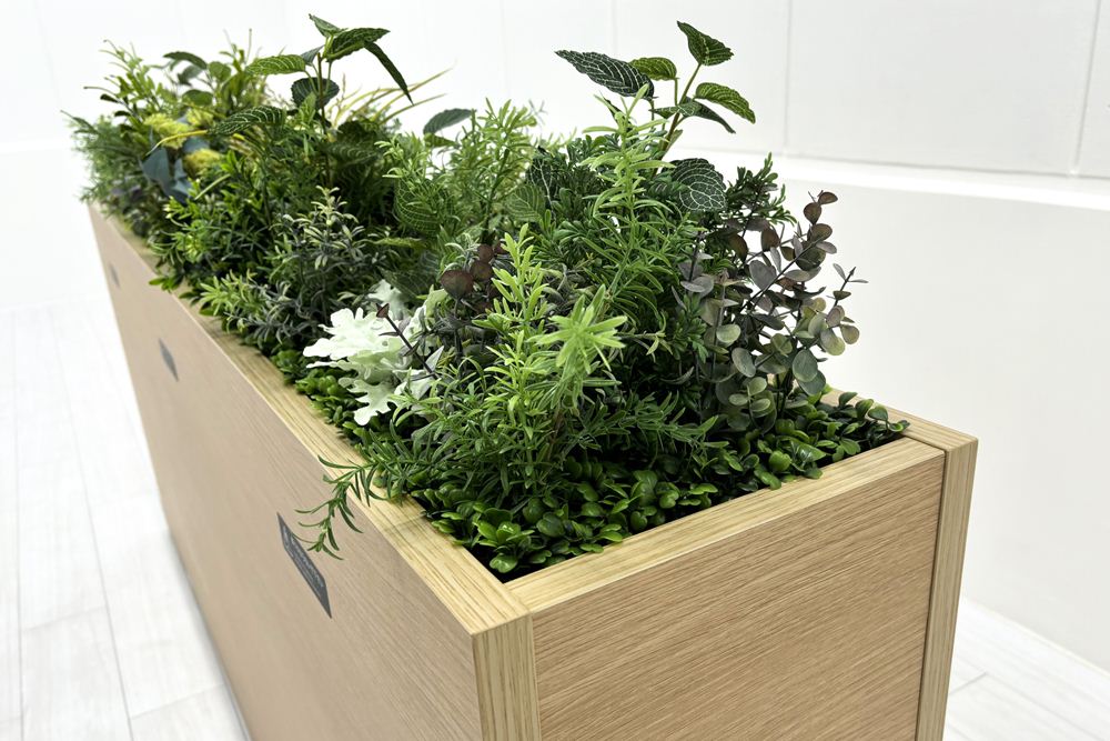 コクヨ グリーンフォーワークスペース プラントボックス 造花付き 中古 フェイクグリーン 間地切り 中古オフィス家具 フラワースタンド 1800/300/750の画像