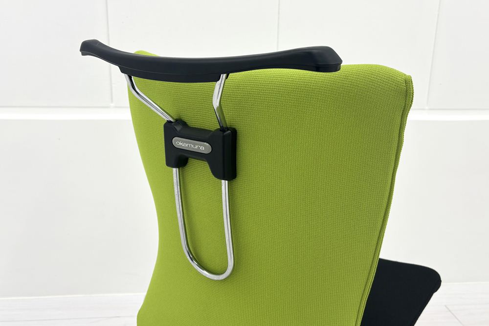 フィーゴチェア オカムラ フィーゴ 中古 オフィスチェア ライムグリーン ミドルバック  中古オフィス家具の画像