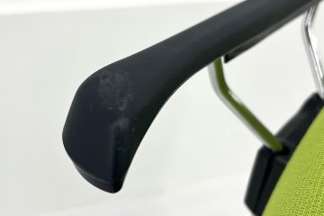 フィーゴチェア オカムラ フィーゴ 中古 オフィスチェア ライムグリーン ミドルバック  中古オフィス家具の画像
