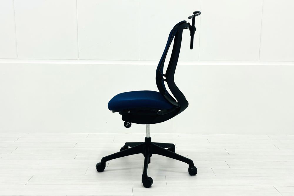 オカムラ シルフィーチェア 中古 2017年製 ハイバック 肘無 OKAMURA Sylphy 中古オフィス家具 ミディアムブルーの画像