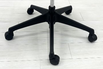 オカムラ シルフィーチェア 中古 2017年製 ハイバック 肘無 OKAMURA Sylphy 中古オフィス家具 ミディアムブルーの画像