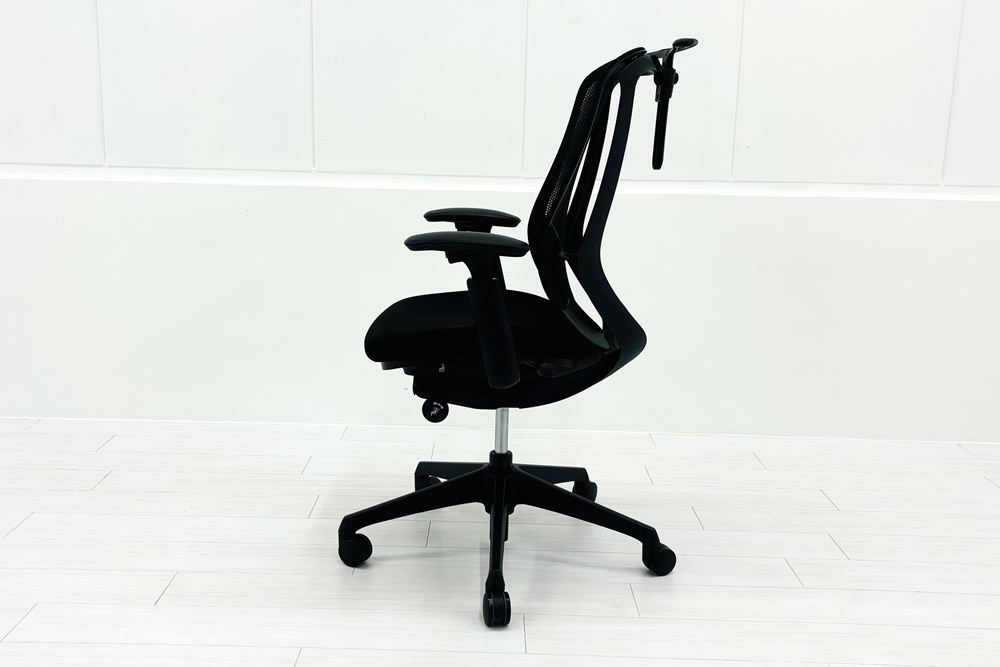 オカムラ シルフィーチェア 中古 2016年製 ハイバック 可動肘 OKAMURA Sylphy 中古オフィス家具 ブラックの画像