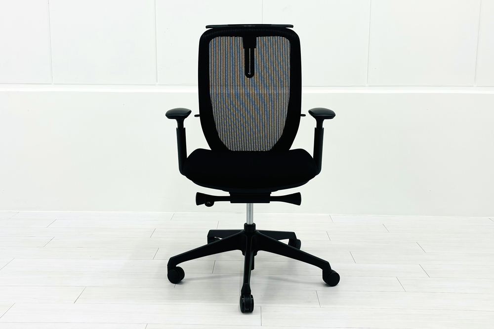 オカムラ シルフィーチェア 中古 2016年製 ハイバック 可動肘 OKAMURA Sylphy 中古オフィス家具 ブラックの画像