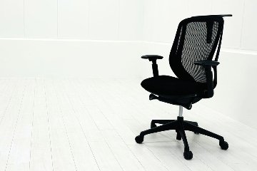 オカムラ シルフィーチェア 中古 2016年製 ハイバック 可動肘 OKAMURA Sylphy 中古オフィス家具 ブラックの画像