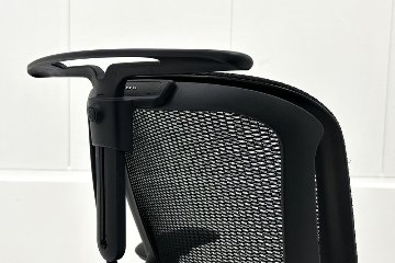 オカムラ シルフィーチェア 中古 2016年製 ハイバック 可動肘 OKAMURA Sylphy 中古オフィス家具 ブラックの画像