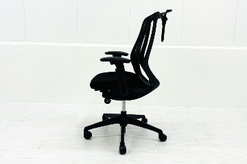 オカムラ シルフィーチェア 中古 2016年製 ハイバック 可動肘 OKAMURA Sylphy 中古オフィス家具 ブラックの画像