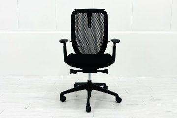 オカムラ シルフィーチェア 中古 2016年製 ハイバック 可動肘 OKAMURA Sylphy 中古オフィス家具 ブラックの画像