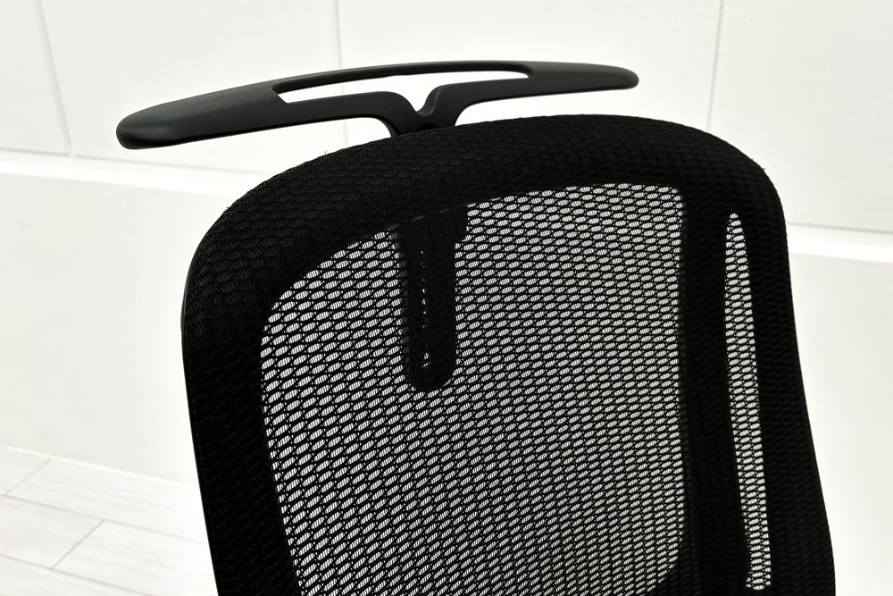 オカムラ シルフィーチェア 中古 2016年製 ハイバック 固定肘 OKAMURA Sylphy 中古オフィス家具 ブラックの画像