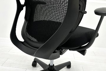 オカムラ シルフィーチェア 中古 2016年製 ハイバック 固定肘 OKAMURA Sylphy 中古オフィス家具 ブラックの画像