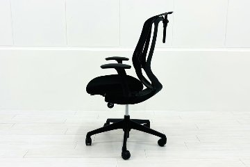 オカムラ シルフィーチェア 中古 2016年製 ハイバック 固定肘 OKAMURA Sylphy 中古オフィス家具 ブラックの画像