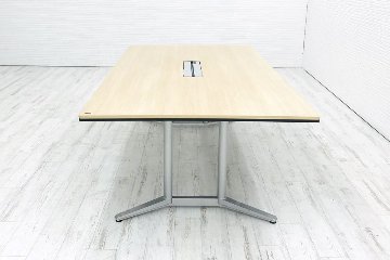 オカムラ ラティオ 幅2400 ミーティングテーブル 会議机 中古オフィス家具 ネオウッドライト 2400/1200/720の画像
