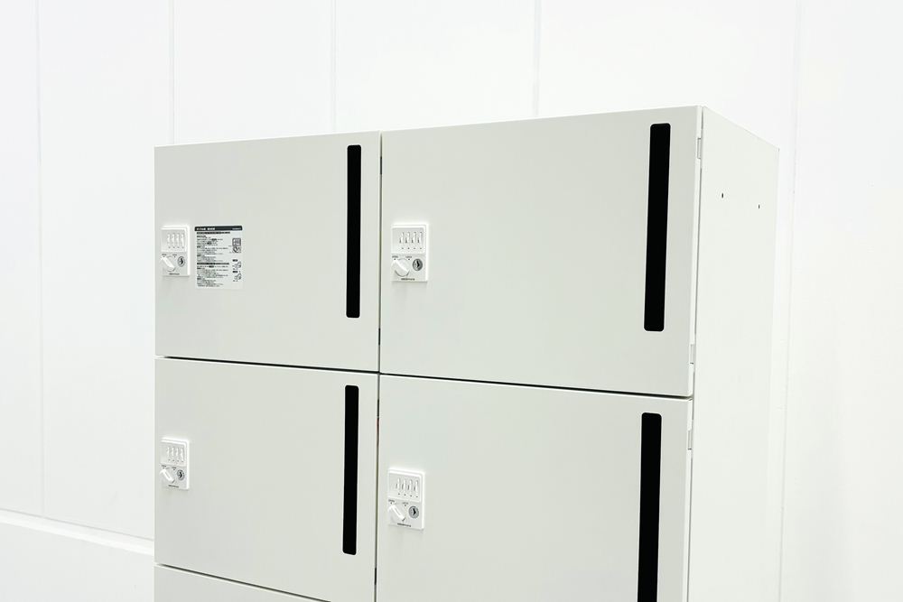 オカムラ 8人用ロッカー ピクスライン ホワイト | 中古オフィス家具