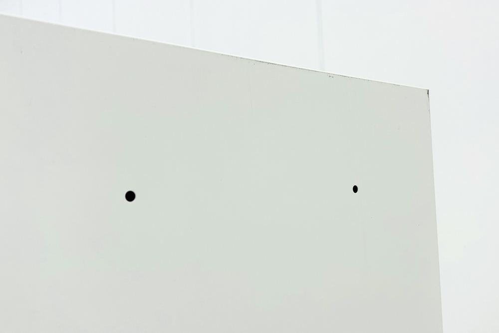 オカムラ 8人用ロッカー 中古 2列4段+下段シェルフ メール投函口 中古オフィス家具 900/450/1810 ホワイト ダイヤル錠の画像