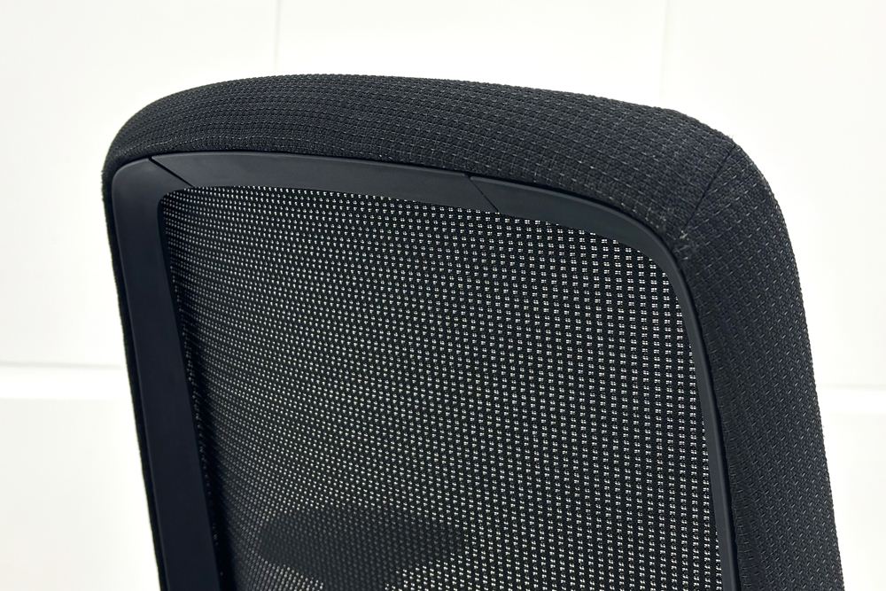 イトーキ ノートチェア 2021年製 中古 ハイバック ブラック 可動肘 アジャスタブル肘 ITOKI nort 中古オフィス家具の画像