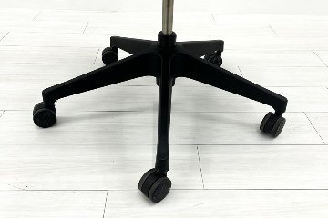 イトーキ ノートチェア 2021年製 中古 ハイバック ブラック 可動肘 アジャスタブル肘 ITOKI nort 中古オフィス家具の画像