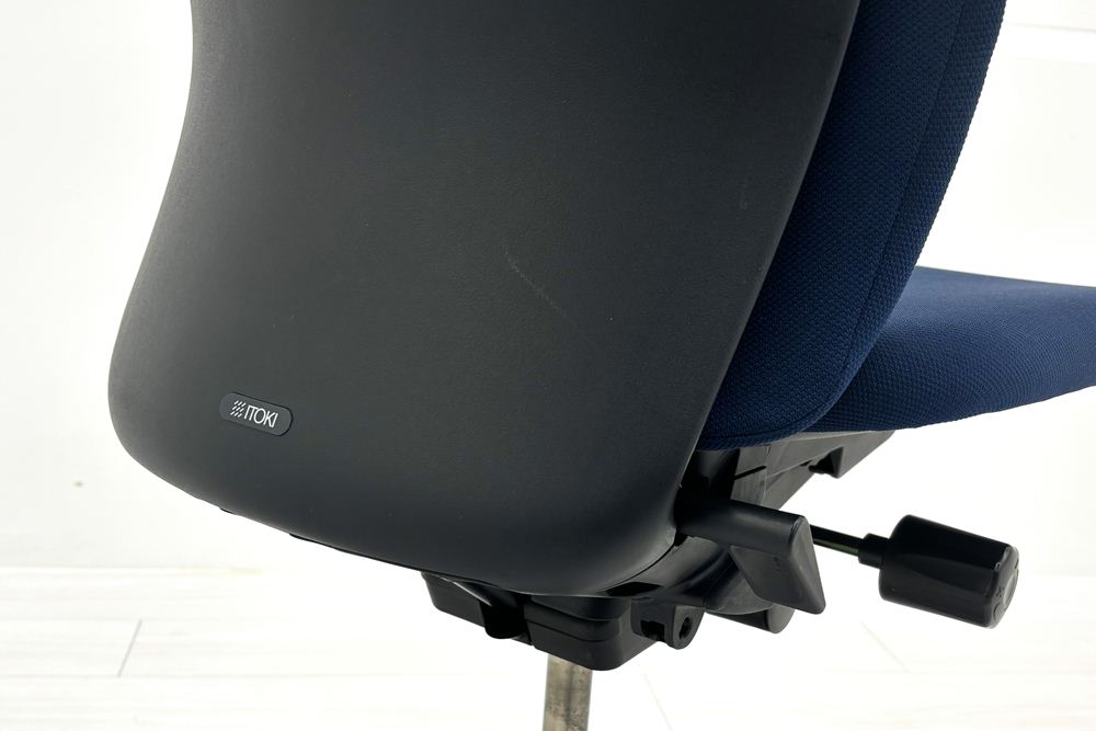 イトーキ フルゴチェア 中古 ITOKI fulgo 肘無 ローバック 事務椅子 中古オフィス家具 ネイビーブルーの画像