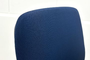 イトーキ フルゴチェア 中古 ITOKI fulgo 肘無 ローバック 事務椅子 中古オフィス家具 ネイビーブルーの画像