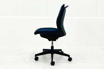 イトーキ フルゴチェア 中古 ITOKI fulgo 肘無 ローバック 事務椅子 中古オフィス家具 ネイビーブルーの画像