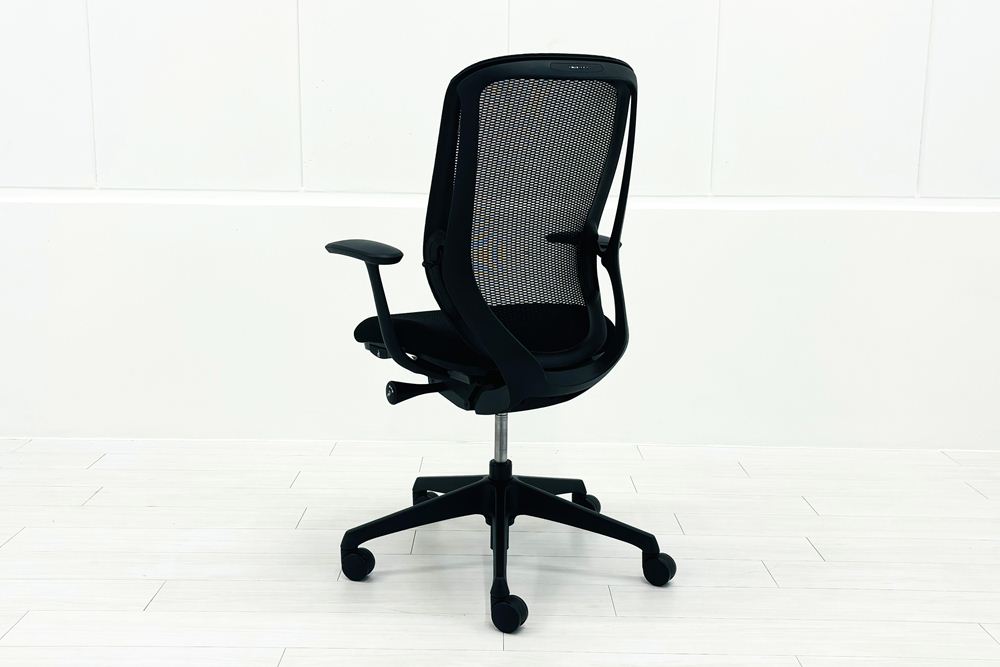 オカムラ シルフィーチェア 中古 ハイバック 固定肘 OKAMURA Sylphy 中古オフィス家具 ブラックの画像