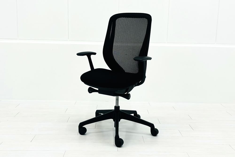 オカムラ シルフィーチェア 中古 ハイバック 固定肘 OKAMURA Sylphy 中古オフィス家具 ブラックの画像
