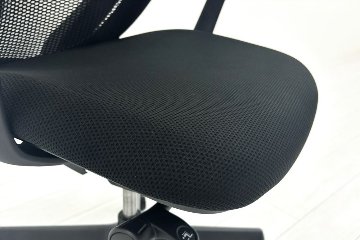 オカムラ シルフィーチェア 中古 ハイバック 固定肘 OKAMURA Sylphy 中古オフィス家具 ブラックの画像