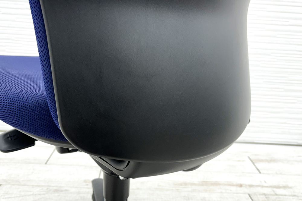 オカムラ カロッツァチェア ローバック 中古 OKAMURA Carrozza クッション ブルー 肘無 中古オフィス家具 オフィスチェア中古の画像