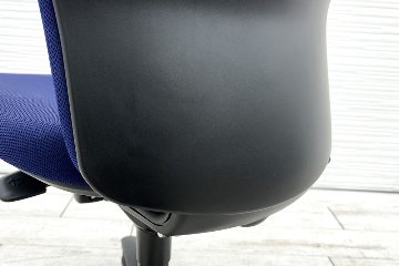 オカムラ カロッツァチェア ローバック 中古 OKAMURA Carrozza クッション ブルー 肘無 中古オフィス家具 オフィスチェア中古の画像
