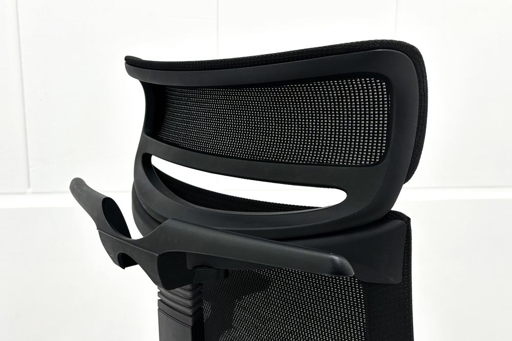 イトーキ アクトチェア 2019年製 中古 エクストラハイバック Act 事務椅子 ITOKI 中古オフィス家具 ブラックの画像