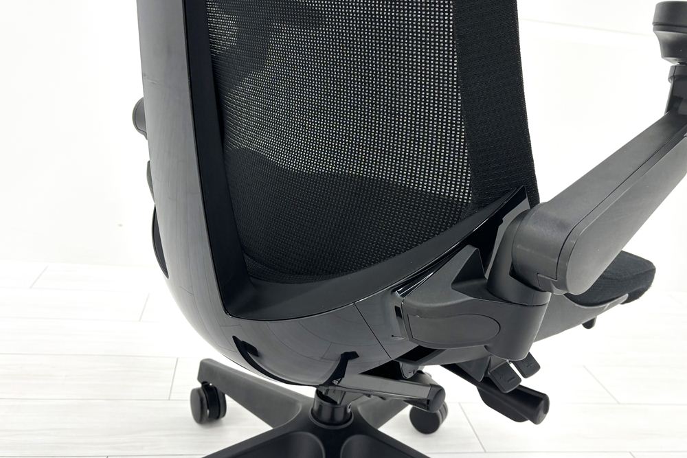 イトーキ アクトチェア 2019年製 中古 エクストラハイバック Act 事務椅子 ITOKI 中古オフィス家具 ブラックの画像