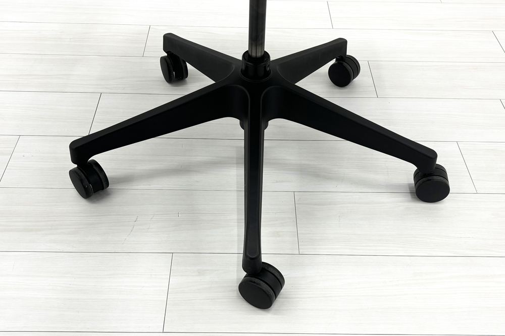 イトーキ アクトチェア 2019年製 中古 エクストラハイバック Act 事務椅子 ITOKI 中古オフィス家具 ブラックの画像