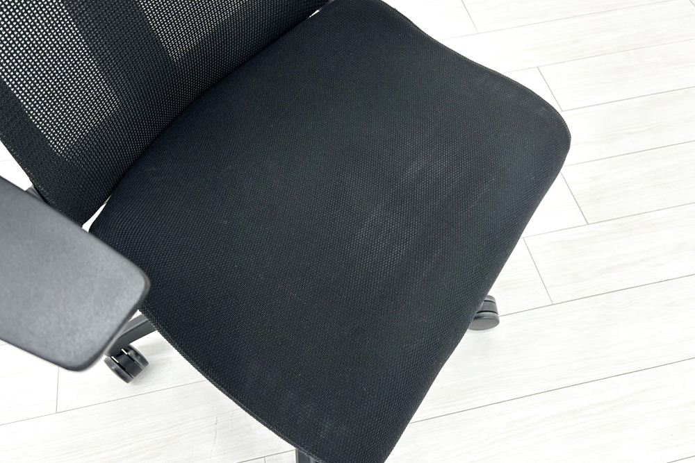 イトーキ アクトチェア 2019年製 中古 エクストラハイバック Act 事務椅子 ITOKI 中古オフィス家具 ブラックの画像