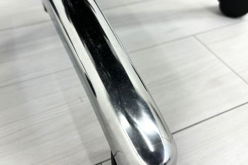 オカムラ CE(シーイー)シリーズ 2023年製 中古 ハイバック 幕板付固定肘 役員チェア エグゼクティブチェア 中古オフィス家具 ブラック 革の画像