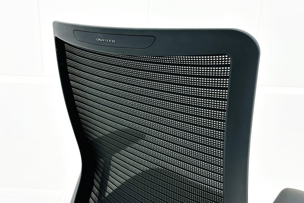 コーラルチェア ハイバック オカムラ 中古 背メッシュ 固定肘 中古オフィス家具 中古チェア Choral ブラックの画像