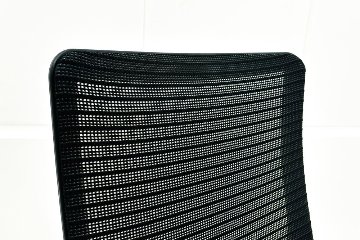 コーラルチェア ハイバック オカムラ 中古 背メッシュ 固定肘 中古オフィス家具 中古チェア Choral ブラックの画像
