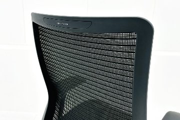 コーラルチェア ハイバック オカムラ 中古 背メッシュ 固定肘 中古オフィス家具 中古チェア Choral ブラックの画像