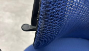 【ポリッシュ脚ピカピカ磨き有！】オカムラ シルフィーチェア 中古 2019年製 エクストラハイバック 可動肘 OKAMURA Sylphy 中古オフィス家具 ミディアムブルーの画像