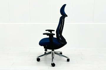 オカムラ シルフィーチェア 中古 2019年製 エクストラハイバック 可動肘 OKAMURA Sylphy 中古オフィス家具 ミディアムブルーの画像