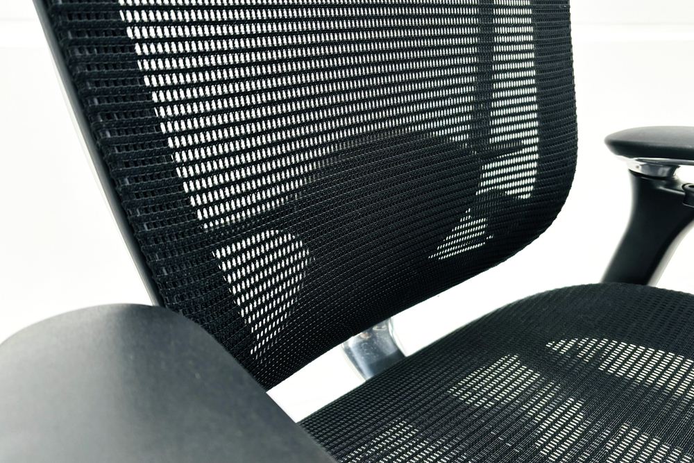 オカムラ コンテッサチェア 中古 2016年製 Contessa メッシュ ポリッシュフレーム 可動肘 中古オフィス家具 高機能チェア ブラックの画像