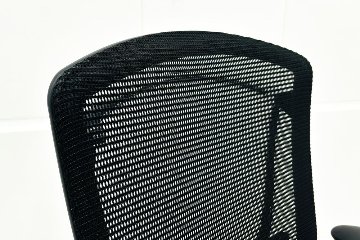 オカムラ コンテッサチェア 中古 2016年製 Contessa メッシュ ポリッシュフレーム 可動肘 中古オフィス家具 高機能チェア ブラックの画像