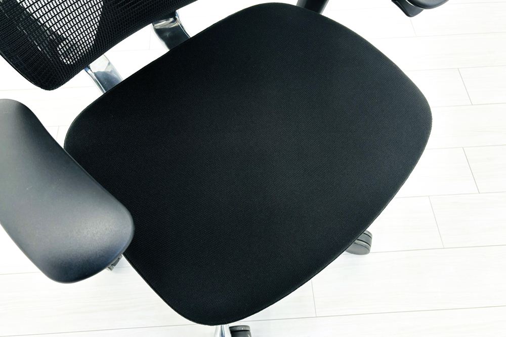 オカムラ コンテッサセコンダ Contessa seconda 2018年製 中古 高機能チェア 中古オフィス家具 ブラックの画像