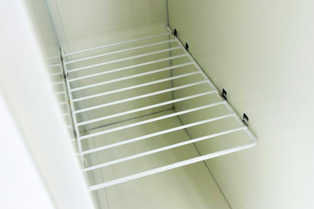 オカムラ FZロッカー 4人用ロッカー スチールロッカー 中古 縦長ロッカー 収納家具 中古オフィス家具 シリンダー錠 900/515/1790の画像