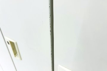 オカムラ FZロッカー 4人用ロッカー スチールロッカー 中古 縦長ロッカー 収納家具 中古オフィス家具 シリンダー錠 900/515/1790の画像