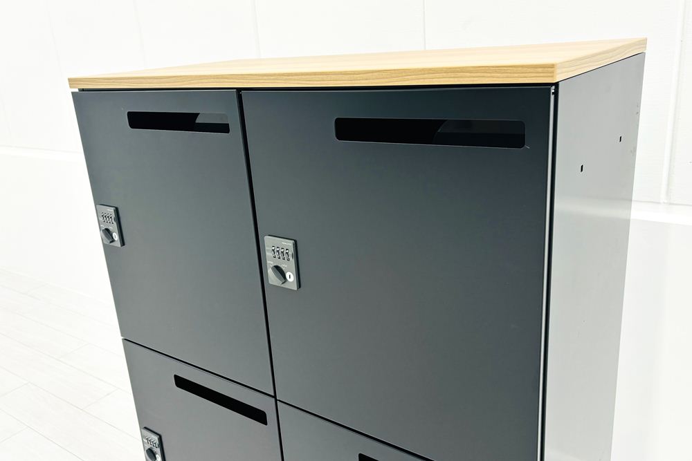 4人用ロッカー 中古 コクヨ ブラック エディア パーソナルロッカー 中古オフィス家具 ダイヤル錠 900/450/1130の画像