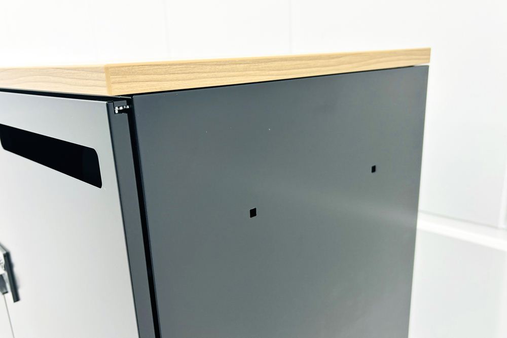 4人用ロッカー 中古 コクヨ ブラック エディア パーソナルロッカー 中古オフィス家具 ダイヤル錠 900/450/1130の画像