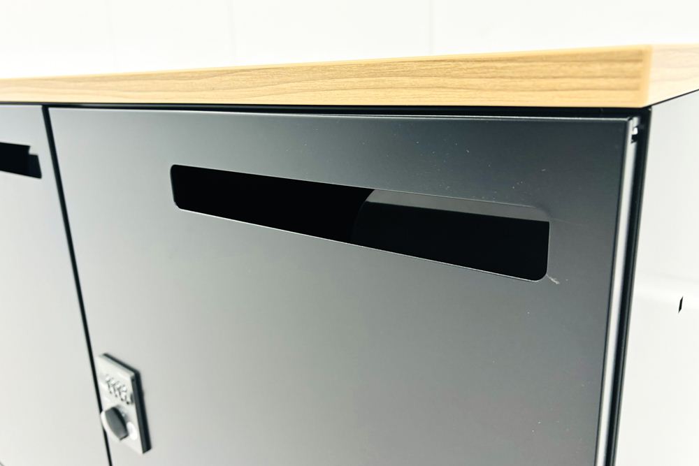 4人用ロッカー 中古 コクヨ ブラック エディア パーソナルロッカー 中古オフィス家具 ダイヤル錠 900/450/1130の画像