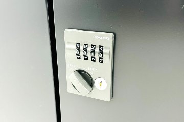 4人用ロッカー 中古 コクヨ ブラック エディア パーソナルロッカー 中古オフィス家具 ダイヤル錠 900/450/1130の画像