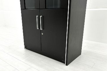 オカムラ ガラス書庫 ガラス書架 収納家具 中古書架 中古オフィス家具 役員収納家具 920/450/1800の画像