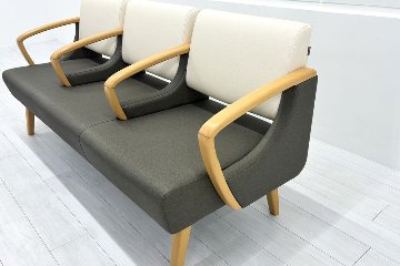 ロビーチェア オリバー oliver 中古 3人掛けチェア ロビーチェア 医療用家具 病院椅子 病院チェア 応接椅子 中古オフィス家具 1770/620/780の画像