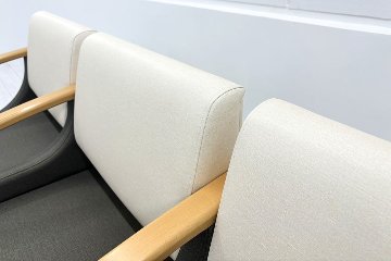 ロビーチェア オリバー oliver 中古 3人掛けチェア ロビーチェア 医療用家具 病院椅子 病院チェア 応接椅子 中古オフィス家具 1770/620/780の画像