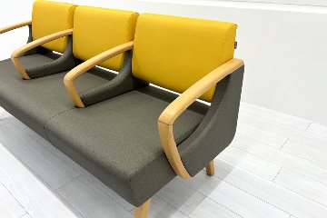 ロビーチェア オリバー oliver 中古 3人掛けチェア 医療用家具 ロビーソファ 病院椅子 病院チェア 応接椅子 中古オフィス家具 1770/620/780の画像